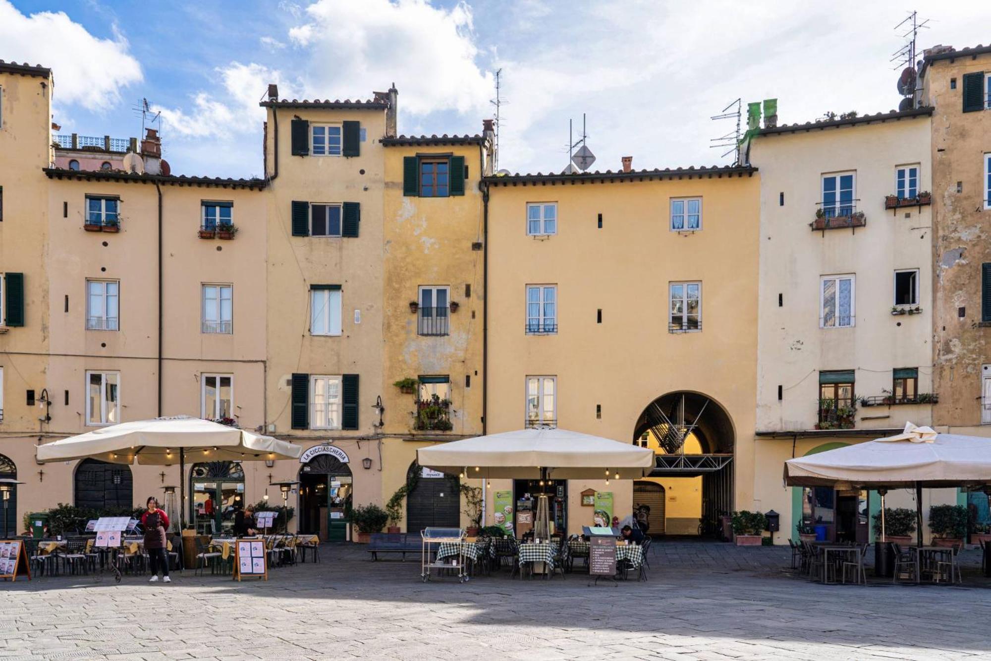 La Dimora Nell'Anfiteatro Superior Room And Apartment Lift Air Conditioning Lucca Buitenkant foto