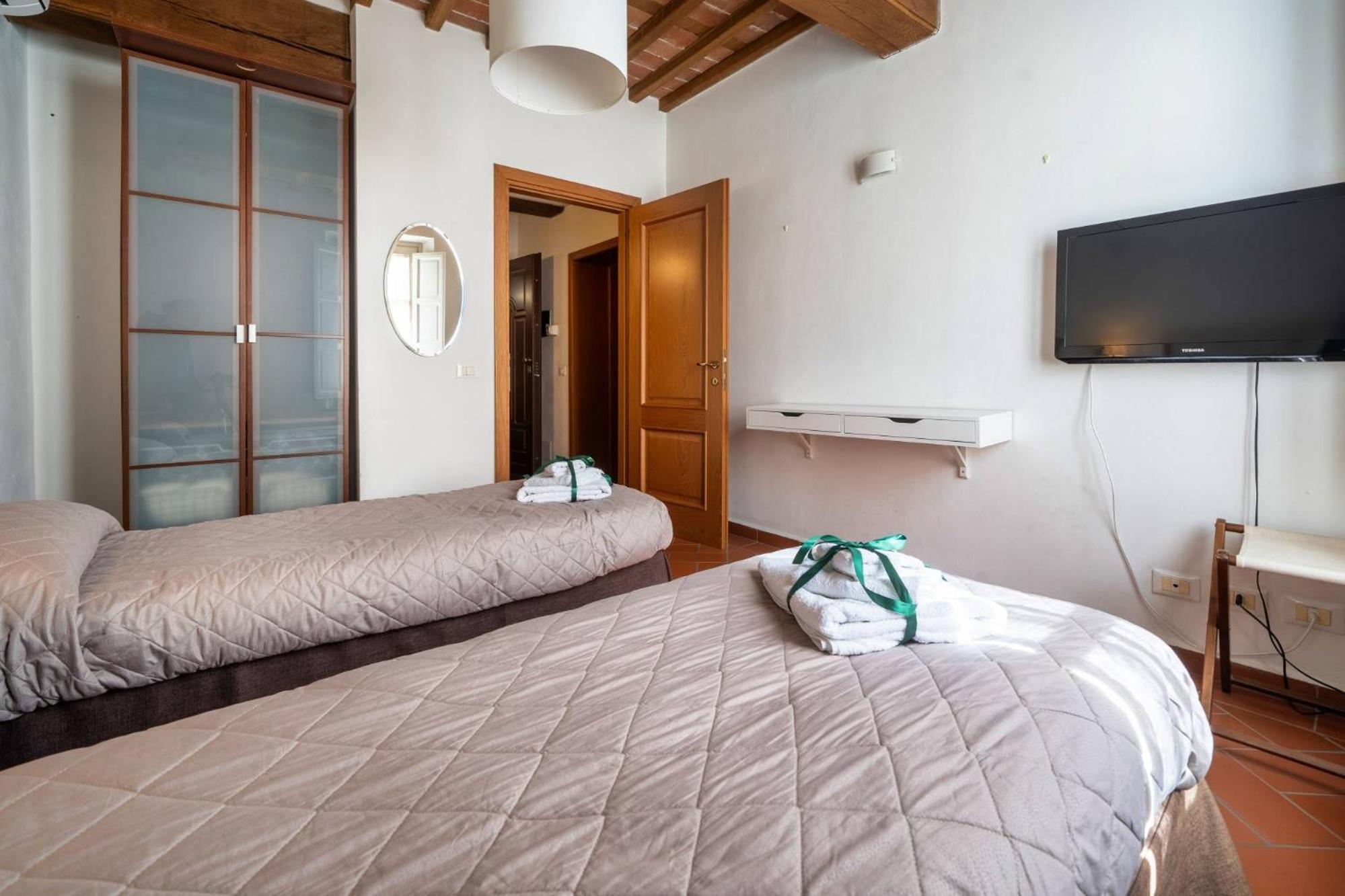 La Dimora Nell'Anfiteatro Superior Room And Apartment Lift Air Conditioning Lucca Buitenkant foto